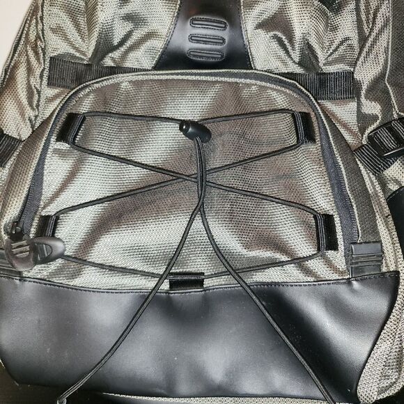 TUMI Thompson Backpack in Spruce - Picture 3 of 14
